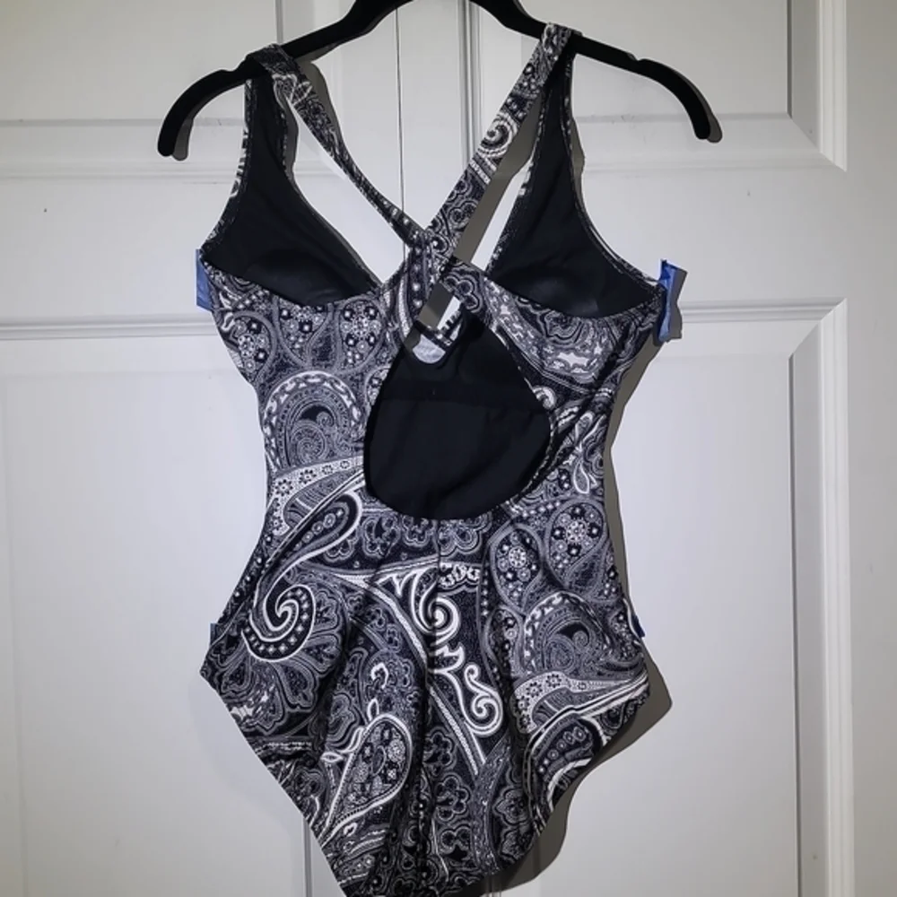 Speedo Paisley Relay Criss-Cross Black‎ & White One Piece Swimsuit